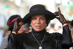 لباس های عجیب بازیگر زن مشهور تلویزیون در جشنواره فجر+عکس
