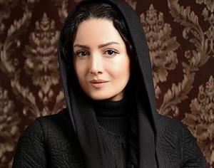 بازیگر زیبا و مشهور در پوشش اسلامی ولی با  آرایش غلیظ