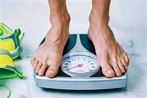 چرا وزنتان بی دلیل کم وزیاد می شود؟