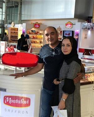 
عکسی زیبا از زن و شوهر بازیگر در یک فروشگاه
