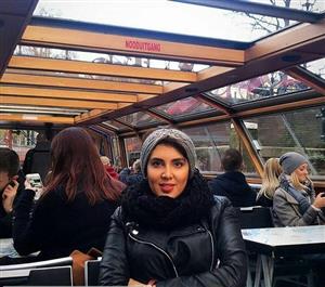 تیپ خانم بازیگر در کافه ای در ایتالیا/عکس