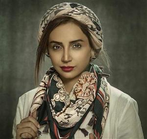 مدل زیبای روسری خانم بازیگر در عکس جدیدش