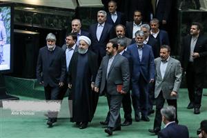 استقبال نمایندگان از روحانی در بدو ورود به مجلس/عکس
