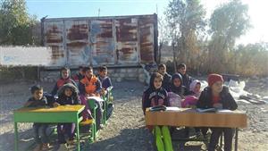 وضعیت دردناک درس خواندن دانش آموزان زلزله زده کرمانشاه+عکس

