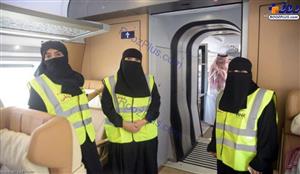 عكس/ حجاب كاركنان زن عرب در قطار جده-مكه