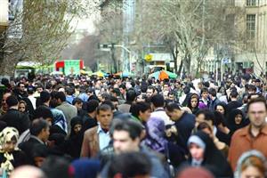واکنش مردم به آتش‌زدن پرچم ایران توسط اغتشاشگران+عکس

