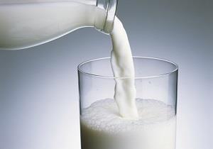 سرطان‌زا شدن شیر در بطری‌های پلاستیکی

