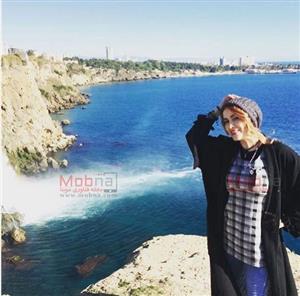 خوشگذرانی خانم بازیگر در کنار دریای ترکیه+عکس