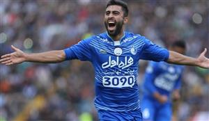 ارتباط فوتبالیست ایرانی با یک گاو طلایی! +عکس
