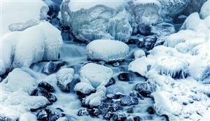 تصاویری شگفت‌انگیز از آبشارهای یخ زده‎
