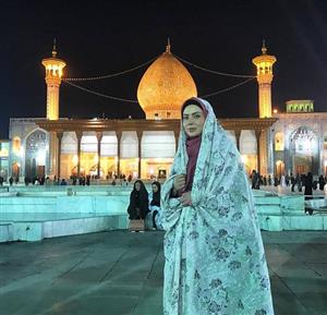 تیپ خانم بازیگر در سفر به شیراز! + عکس