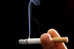 از عوارض وحشتناک مصرف سیگار چه می‌دانید؟
