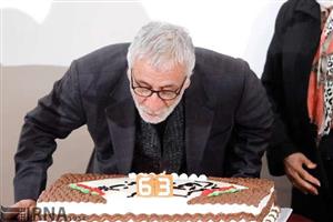 جشن تولد ۶۳ سالگی بازیگر مشهور+عکس

