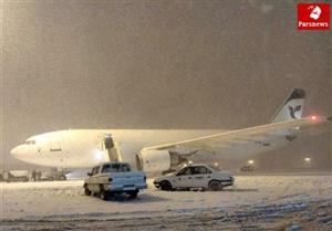 عملیات برف روبی در فرودگاه مهرآباد + عکس