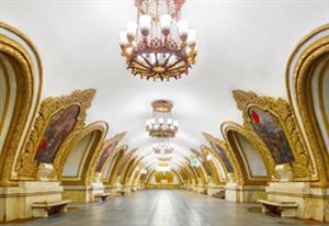 ایستگاه مترویی که با کاخ سلطنتی اشتباه می‌گیرید +تصاویر

