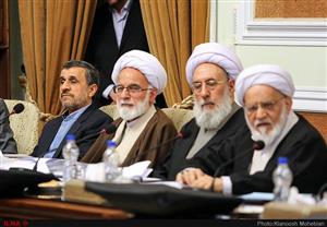 احمدی‌نژاد علت غیبت سران قوا در جلسات مجمع؟
