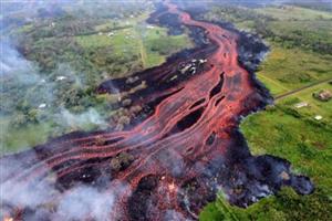 فوران سنگ های قیمتی از آتشفشان هاوایی + عکس