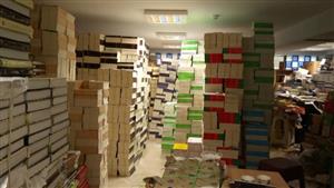 وزارت اطلاعات به «قاچاق کتاب» وارد شود
