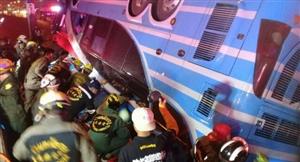 واژگونی مرگبار اتوبوس ۲ طبقه در تایلند